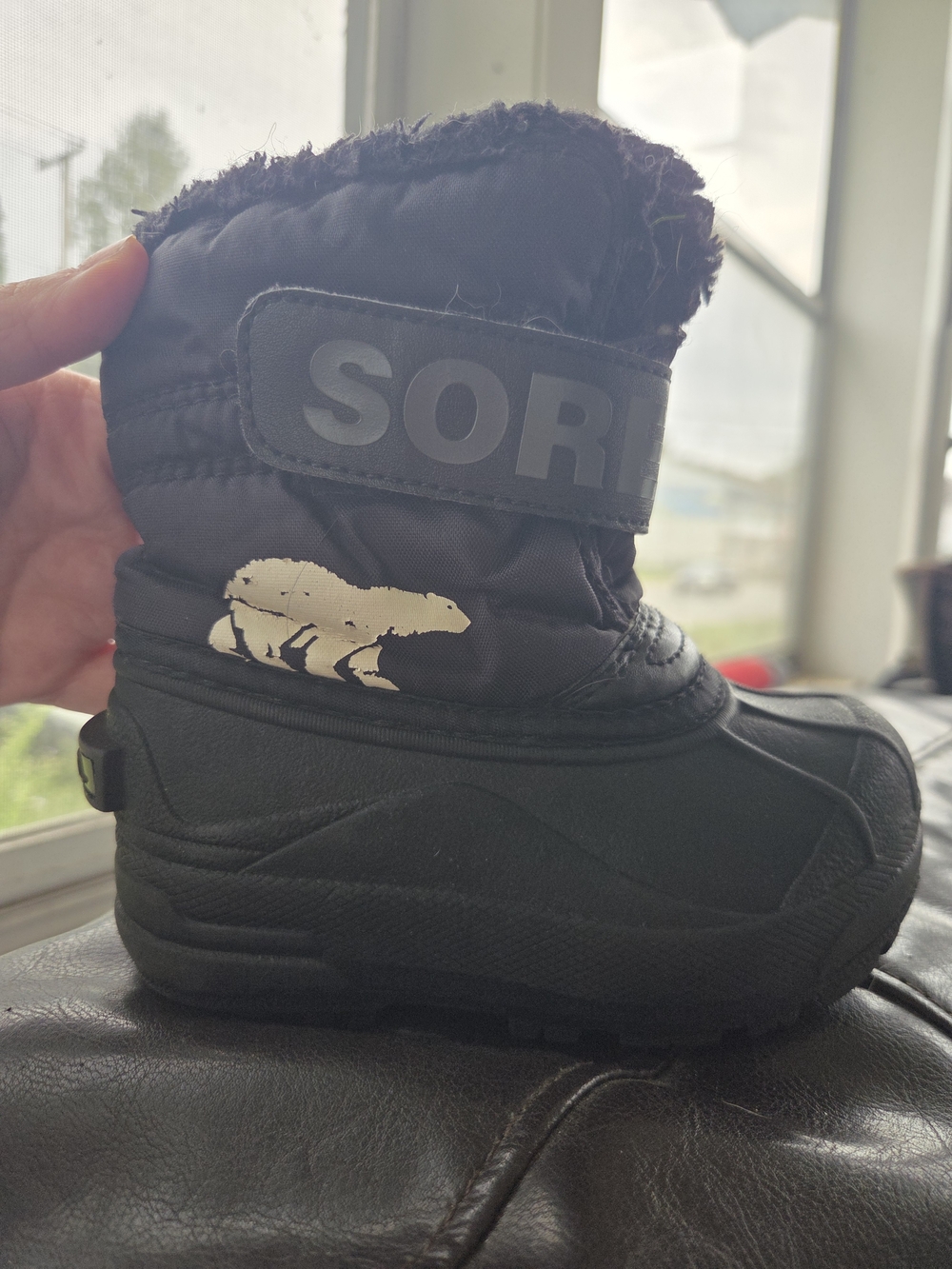 SOREL Kids' Black Snow Commander Winter Boot Size 8